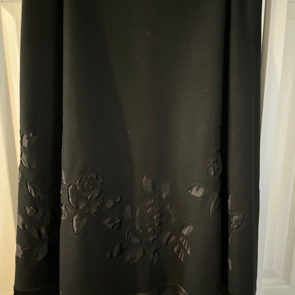 Black Midi Wool, Lined Skirt, with Flower design on the bottom, Size 12